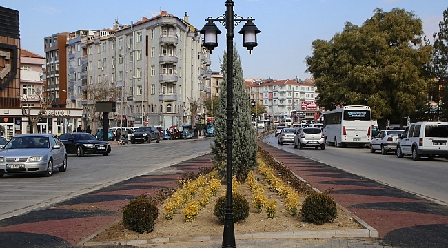 Karaman Belediyesi bakım ve aydınlatma çalışmalarını sürdürüyor