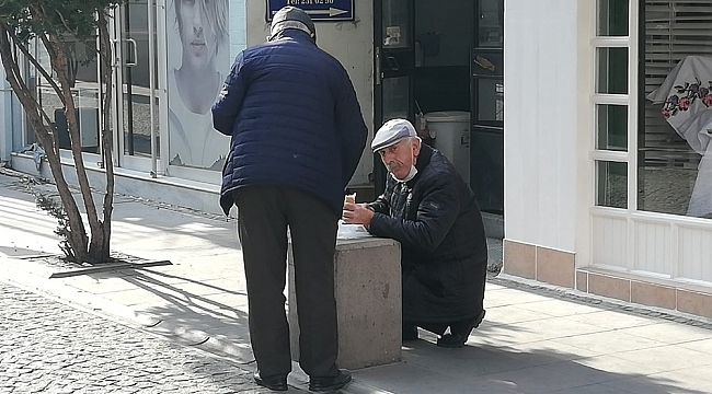 Karnı acıkan vatandaşlar sokağa döküldü