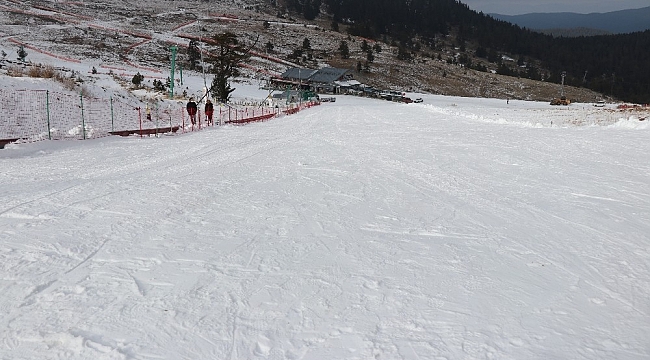 Kartalkaya'da sokağa çıkma yasağı pistleri boş bıraktı