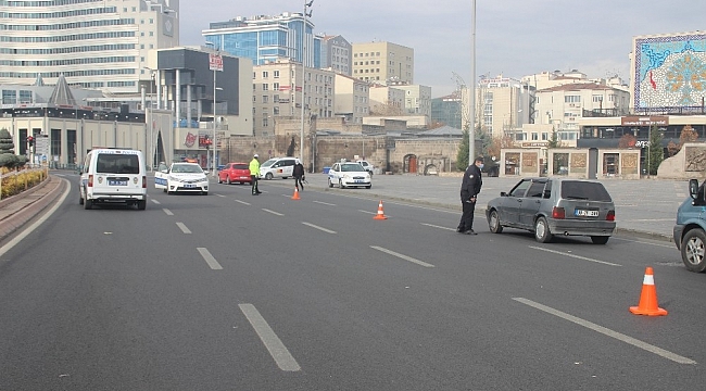 Kayseri'de cadde ve sokaklar boş kaldı