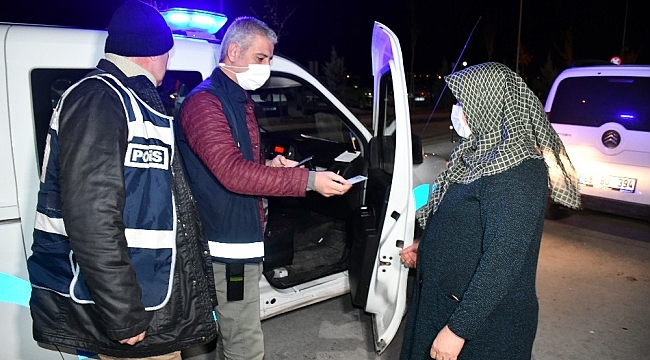 Kısıtlamada polis tarafından evine bırakılan kadın: "Allah devletimize, polisimize ziyan vermesin"