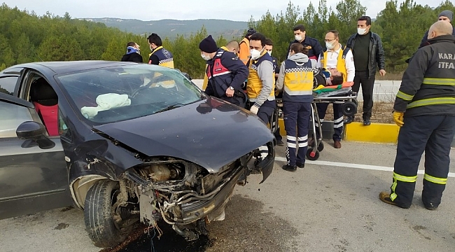 Kontrolden çıkan otomobil refüje çarptı: 2 yaralı