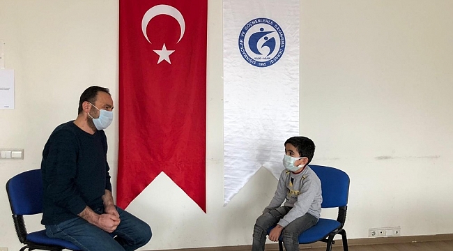 Konuşma güçlüğü yaşayan mülteci çocuklara destek