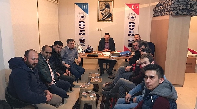 Köy derneği ihtiyaç sahibi ailelere erzak yardımı yaptı