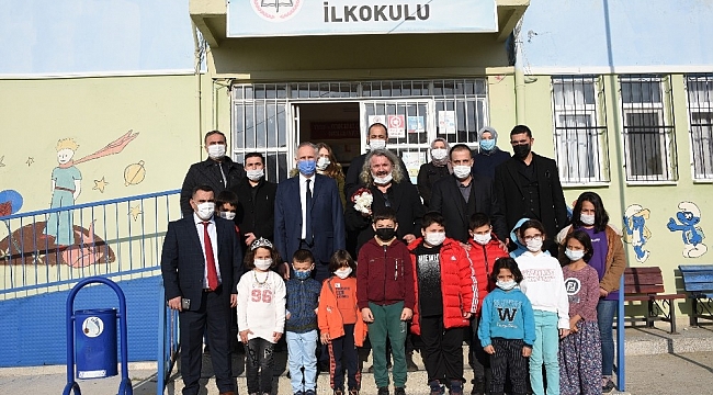 Köy okullarına giyim ve kırtasiye desteği