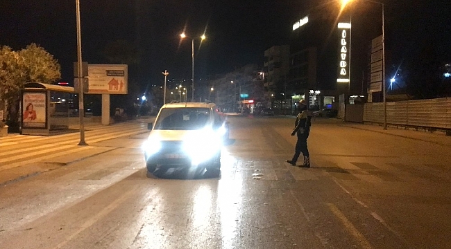 Kuşadası'nda sokağa çıkma kısıtlaması denetlendi
