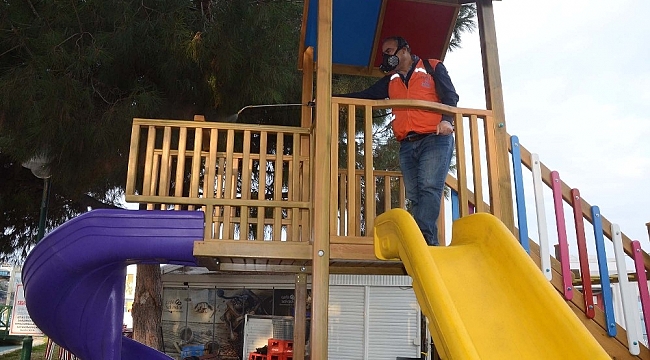 Kuşadası'nın parklarında korona virüs önlemi