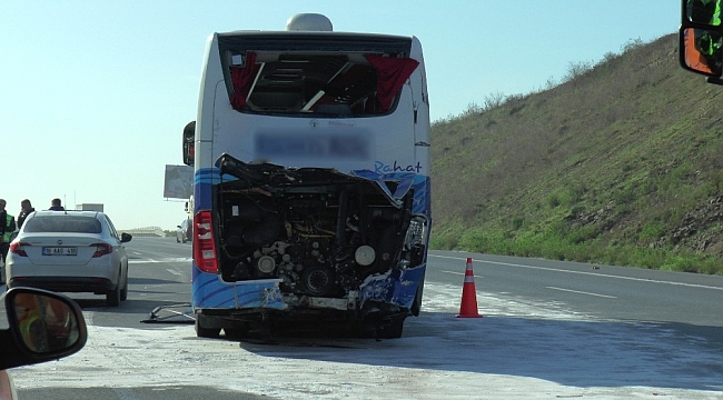 Kuzey Marmara Otoyolunda feci kaza: tır ile otobüs çarpıştı, 3 kişi yaralandı