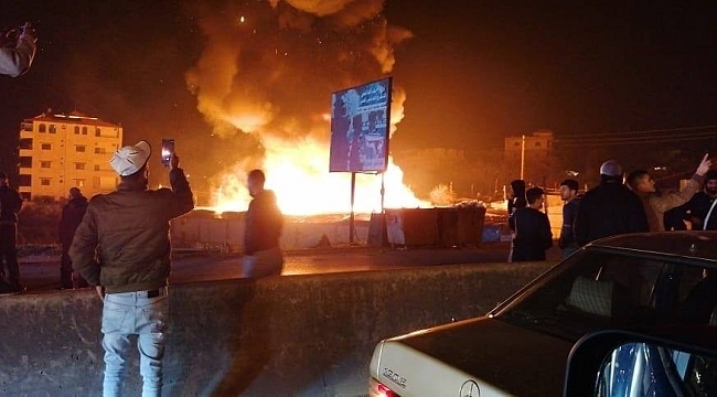 Lübnan'da mültecilerin kaldığı kampta yangın