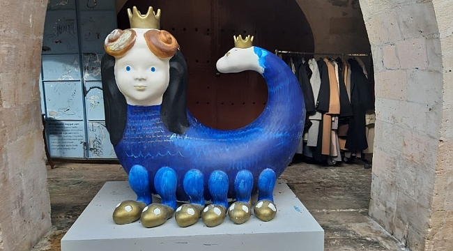 Mardin'de Şahmeran efsanesi, tablolarla yaşatılıyor