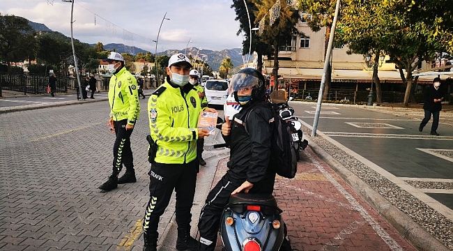 Marmaris'te '' Kaskım Kafamdaki kaskom'' broşürleri dağıtıldı