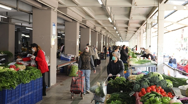 Marmaris'te 65 yaş üstüne özel pazar saati uygulaması