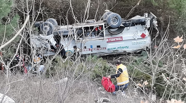 Mazot yüklü tanker şarampole uçtu, faciadan dönüldü
