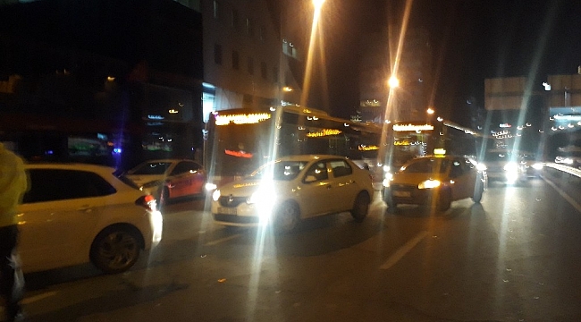 Mecidiyeköy'de zincirleme kaza: 2 yaralı