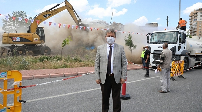 Melikgazi metruk yapılardan temizleniyor
