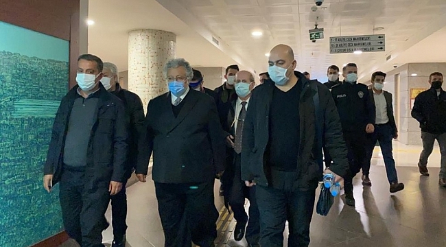 Metin Akpınar ve Müjdat Gezen'in 'Cumhurbaşkanına hakaret' davası başladı