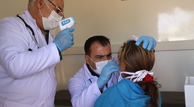 Mobil sağlık klinikleri Suriye'deki kamplarda