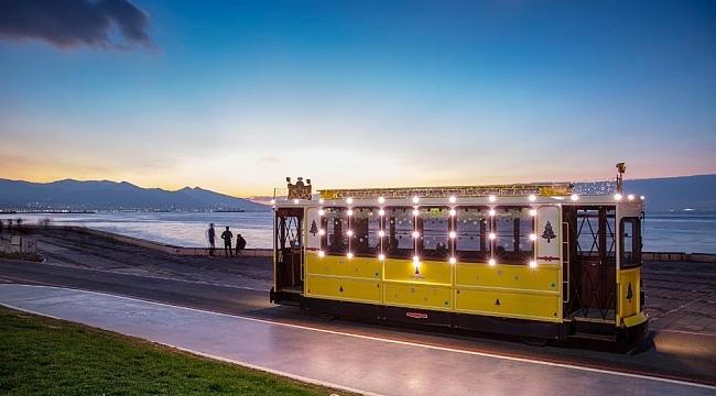 Nostaljik tramvay Çiğdem yeni yıl için süslendi