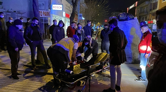 Önündeki aracı sollarken kağıt toplayan çocuğa çarptı