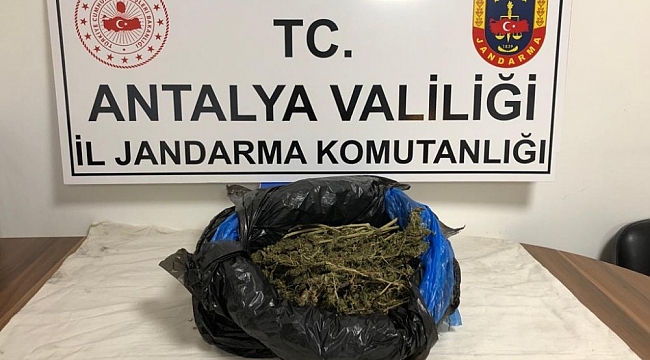 Otobüs terminalinde uyuşturucu operasyonu