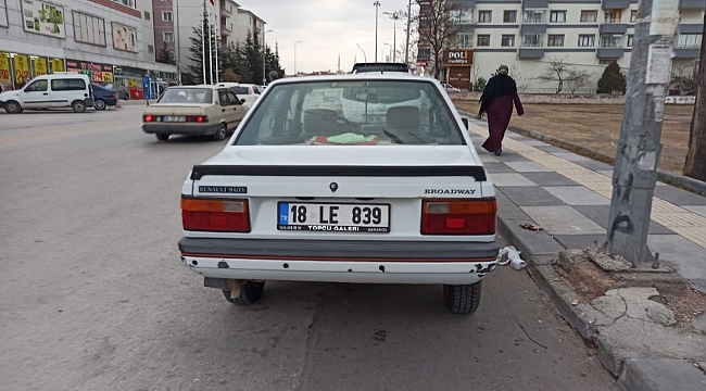 Otomobil ile çarpışan motosikletli kurye yaralandı