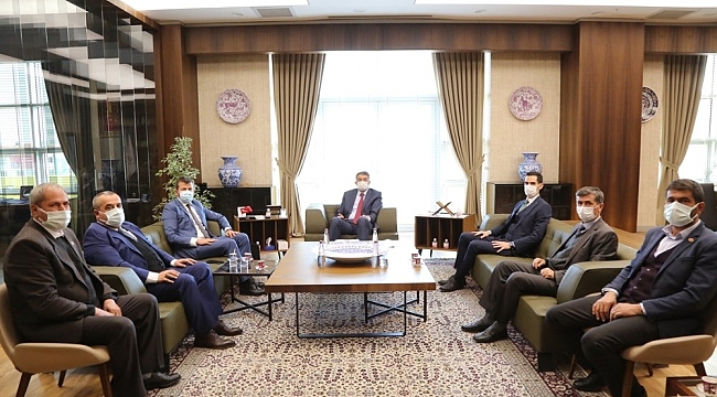 Pazarlar'dan Vali Ali Çelik'e teşekkür ziyareti