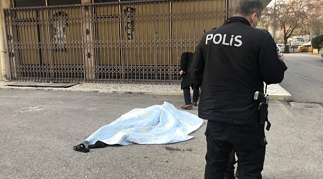Pencereyi kapatmak isterken canından oldu