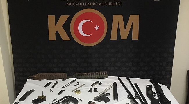 Polis baskınında 7 tabanca, 2 av tüfeği ele geçirildi