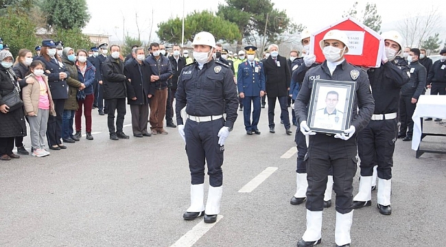 Polis memuru görev başında kalbine yenik düştü