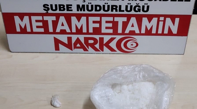 Polisin şüphesiyle yolda durdurulan araçtan uyuşturucu çıktı