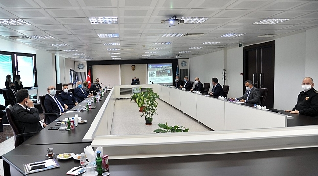 Prof. Dr. İlter Kuş, Üniversitedeki gelişmeler hakkında il protokolünü bilgilendirdi