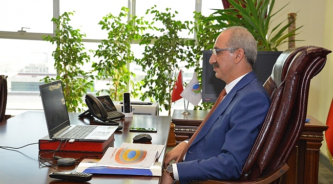 Rektör Karakaya, "Dünya liderlik" çalıştayına katıldı