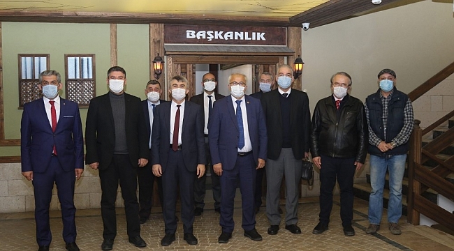 Rektör Uysal: "Ahmet Uluçay adıyla sempozyum ve film festivali düzenleyeceğiz"