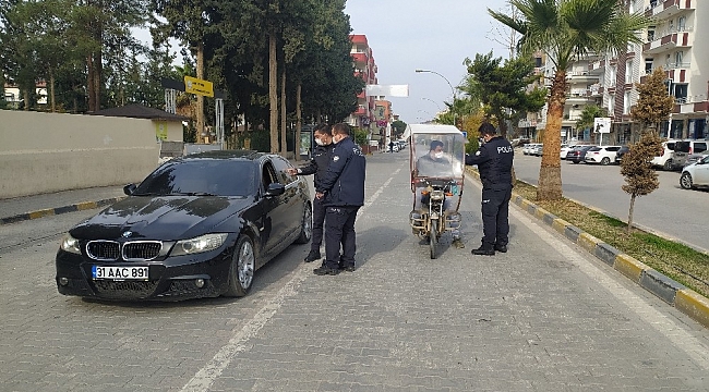 Reyhanlı'da sokağa çıkma kısıtlaması ile birlikte denetimler devam ediyor