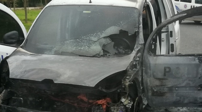 Sancaktepe'de polis aracı alev alev yandı