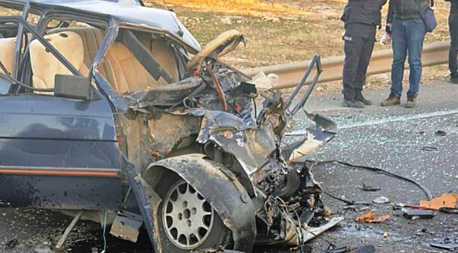 Şanlıurfa'da kamyonet ile otomobil çarpıştı: 1 ölü, 1 yaralı