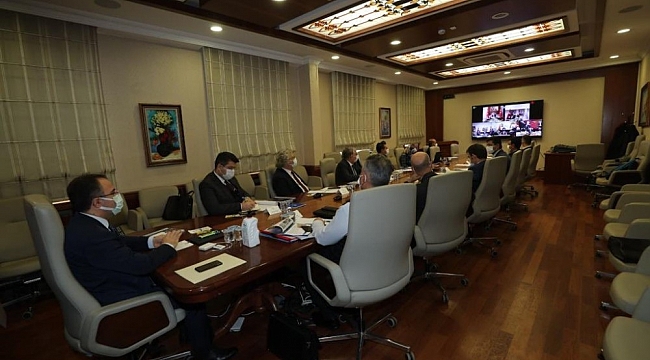 Sınır illerinin valileri online olarak toplandı