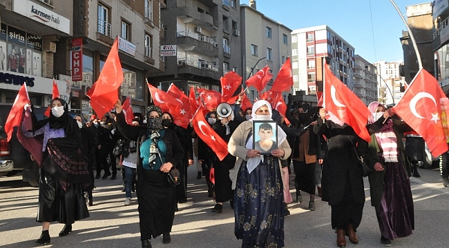 Şırnaklı annelerin evlat çığlığı 16'ncı haftasında