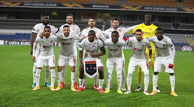 Sivasspor'a UEFA maçı öncesi şok!