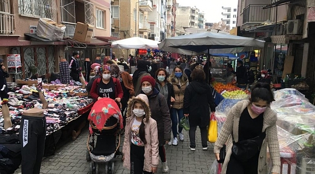 Sosyal mesafe, yılbaşı alışverişine yenik düştü