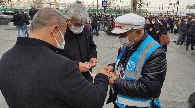 Sosyal mesafesiz milli piyango kuyruğu havadan görüntülendi