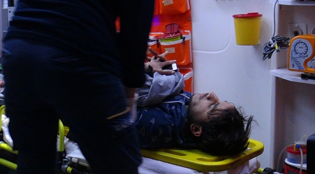 Su birikintisine hızlı giren ticari araç takla attı: 2 yaralı