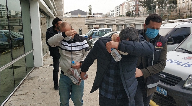 Şüpheli araçtan kokain ele geçirildi: 3 gözaltı