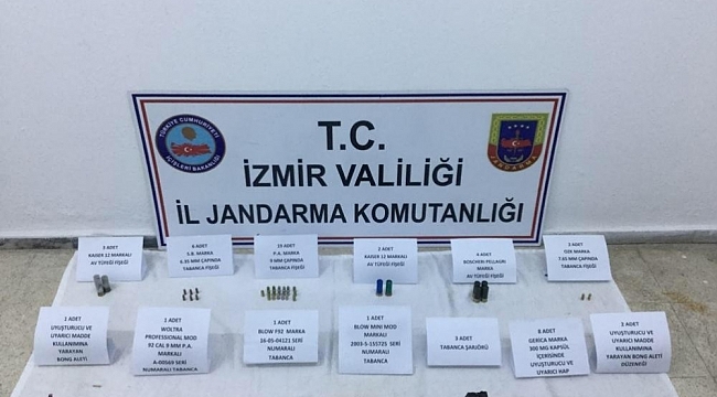 Şüpheyle durdurulan şahsın üzerinden uyuşturucu, evinden de tabancalar çıktı