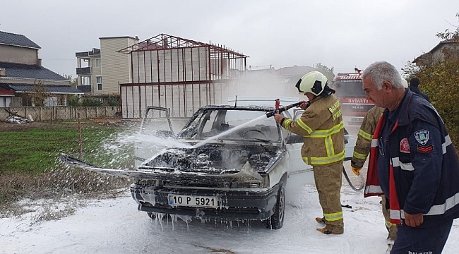 Susurluk'ta kontak yapılan otomobil kullanılamaz hale geldi