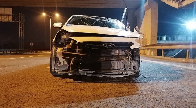 Takla atan otomobil tıra çarptı, sürücü kazayı yara almadan atlattı