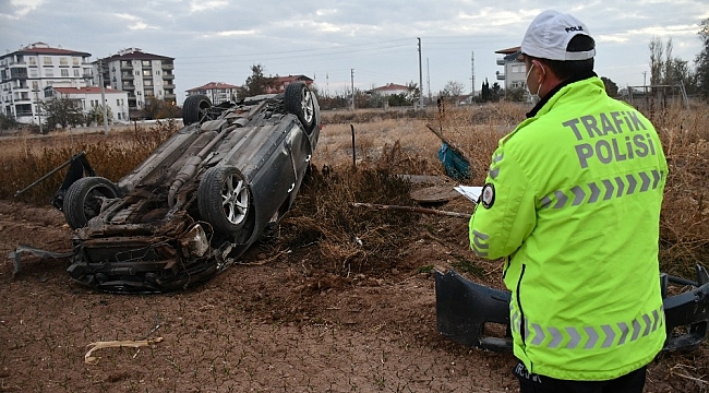 Takla atan otomobilin sürücüsü ağır yaralandı