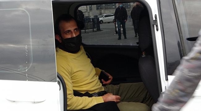 Taksim'de turist kendisini uyaran polise saldırdı