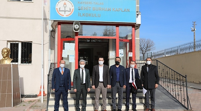 Talas'ta kışlık ayakkabılar sahiplerine teslim edildi