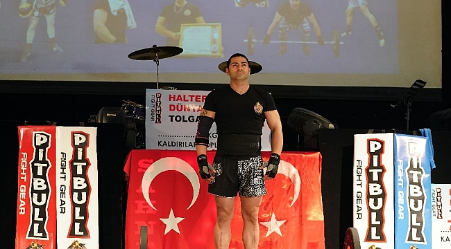 Tolga Çakmak, halter silkmede dünya rekoru kırdı